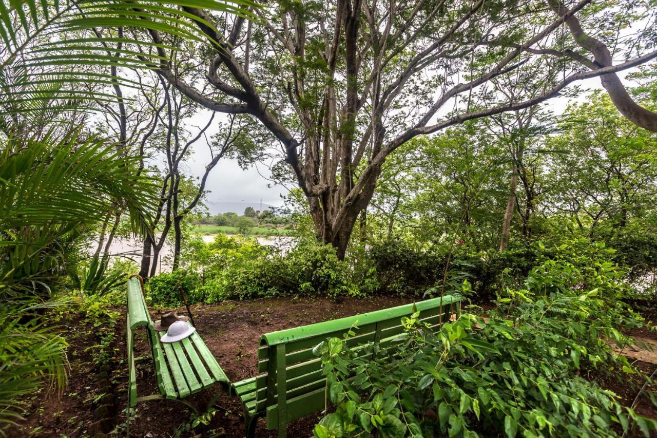 Saffronstays Firdaus Baug Khamshet Esterno foto